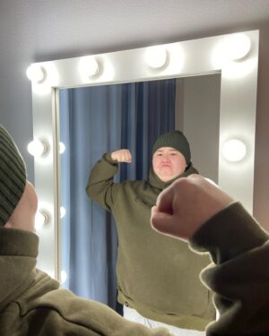 Zarina Golubtsova Instagram - Поиск одежды иногда превращается в целое испытание. Найти то, что нравится и что подойдет моей харизме и размеру - может забрать кучу времени. Мне здесь очень помогает сайт Vsemayki. Огромное количество одежды с большим выбором принтов: по кино, сериалам, играм. Размеры до 6XL! Сайт не только уникальное место для шоппинга, здесь вы всегда найдете особенный подарок для друзей и близких, главное знать их размер. А если не знаете, то тут огромный выбор аксессуаров: кружки, чехлы, рюкзаки и многое другое. Переходите по ссылке в шапке профиля❤️ ZARINA10 - промокод