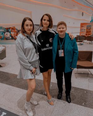 Zarina Golubtsova Instagram - А на этих фото есть ваша любимая актриса ?❤️