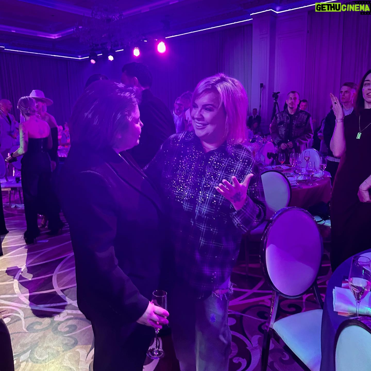Zarina Golubtsova Instagram - Гала ужин на @muztv это было феерично 🦋