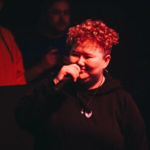 Zarina Golubtsova Instagram - Как вы уже поняли я редко обновляю ленту инстаграмма и снимаю сторис..Я не блогер и не хочу им быть ,этим человеком который снимает себя с самого утра и до ночи .Мне говорят подписчикам интересно следить за тобой  снимай о себе все подряд .а я не всегда подряд такая хорошая ,добрая и веселая где шучу постоянно ..не всегда ...может разочаруй вас ,но я плакса ,я обидчивая рева-корова ..Меня когда в комментариях обижают я не отвечаю, типо мимо пропустила а сама реву ,неприятно ,ну толстенькая ,я же не мешаю никому из за этого чужие жизни не портятся ,только мне сложнее .Почему такие злые бывают..Я люблю людей ,они все такие разные такие интересные ,смеются по разному и грустят по разным причинам )Любимые ,худые вы или толстенькие ,обеспеченные вы или с трудностями ,добрые или злюки ,всех нас объединяет одно ЛЮБОВЬ! 
Какое самое важное для вас качество в человек?