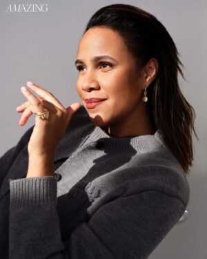 Zawe Ashton Instagram - Mum Core. @miumiu @amazingmagazine Issue 4

#amazingmagazine #miumiu