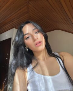 Zeliha Kendirci Most Liked Photos and Posts