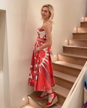 Zeta Douka Instagram - About last night 🧿

Thank you @themiszc for inviting me to your annual party and making me feel girlier in this amazing deux-pieces dress !

@marianafpliotou you are always my best date 💕 

#themisz #boutique #party #happycrowd