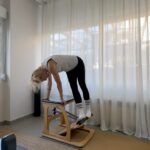 Zeta Douka Instagram - Μια καρέκλα , αλλιώτικη από τις άλλες. Μια καρέκλα, με πολλαπλά οφέλη. Μια καρέκλα που προσφέρει ποικιλία ασκήσεων για ενδυνάμωση και συναρμογή. Και πόσο φαίνεται η διαφορά που έχει η μια πλευρά από την άλλη! Ιδιως αν υπάρχει τραυματισμός ή αδυναμία (Βλέπε 1ο ποστ δυνατό πόδι , 2ο ποστ - τραυματισμένο πόδι). #pilates #pilateschair