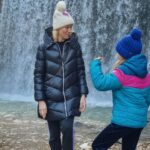 Zeta Douka Instagram - Να κολυμπάς σε καθάρια νερά, με το σώμα και το νου. Να κάνεις καθαρές σκέψεις και να βρίσκεις καθαρούς τρόπους να τις εκφράζεις. Να διεκδικείς καθαρά το δίκιο σου και το δίκιο αυτών που ζητούν την βοήθεια σου για να το εκφράσουν. Να επιμένεις να είσαι καθαρός και έντιμος, ακόμη κι αν παρεξηγείσαι από πολλούς. Αυτοί σίγουρα δεν είναι, όχι απαραίτητα από πρόθεση αλλά από αδυναμία και άγνοια. Να είσαι μεγαλόψυχος και να συγχωρείς όταν δεν θα σε πονάει πια η μικροψυχία . Αυτό θεωρώ φώτιση. Όλα τα άλλα είναι συμβάσεις.. #clarity #light #followthelight