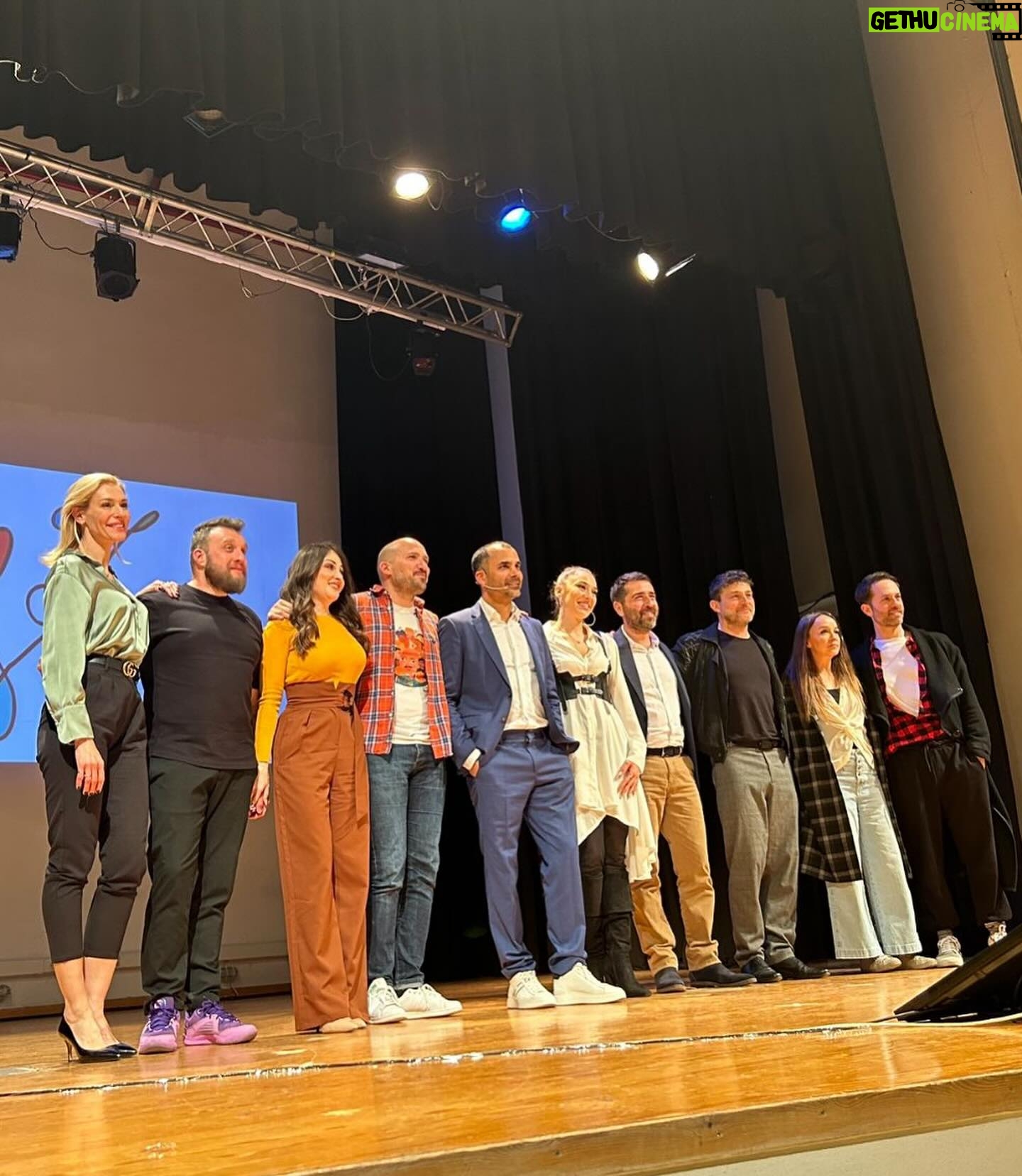 Zeta Douka Instagram - Χθες συμμετείχα στο 2ο Φεστιβάλ Αλήθειας που διοργανώθηκε με μεγάλη επιτυχία από το Νικόλα Σμυρνάκη στο Πολιτιστικό κέντρο του Δήμου Μοσχάτου. Είχα την χαρά να συνευρεθώ με σπουδαίους ανθρώπους, ο καθένας από τους οποίους , καταθέτοντας την αλήθεια και τις αξίες που διέπουν τη ζωή του, Προσθέτει ενα σημαντικό Κομμάτι στο παζλ της προσφοράς στην κοινωνία. Είναι τεράστια χαρά να συναντάς ανθρώπους με τους οποίους μπορείς να συμπλεύσεις, Να ονειρευτείς και να ξεκουράσεις την ψυχή σου. Τα έσοδα από τις πωλήσεις των βιβλίων του @nicolasmyrnakis , Διατέθηκαν για την ενίσχυση του @ioannapaliospiroufoundation . Εις το επανιδείν! @nicolasmyrnakis @paliospirou.joanna @yorgoskaramihos @schoolmarius @ayachak.kastanakis @dimitrisdimitriadis_ @alexandra_bounatsa #festival #truth #love #happiness #values #principles #respect