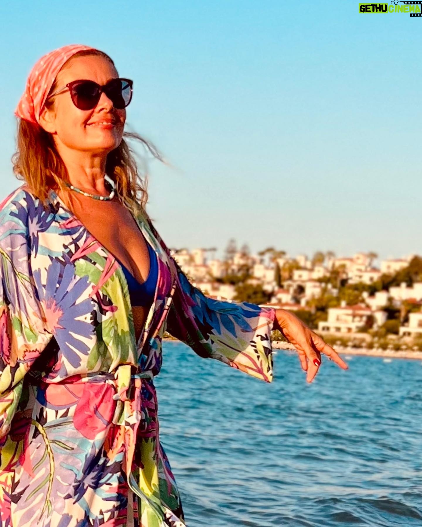 Zeynep Gülmez - 3 Likes - Yaz mevsiminin son demleri , güzeldi be😇 hele tubişle daha bir keyifli;)) gülmeni özlicem , anladın sen🤣 @tubaoztekin_