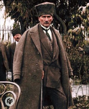 Zeynep Gülmez Instagram - Biz her şeyi gençliğe bırakacağız… Geleceğin ümidi, ışıklı çiçekleri onlardır. Bütün ümidim gençliktedir.  ATATÜRK #19mayısatatürküanmagençlikvesporbayramı