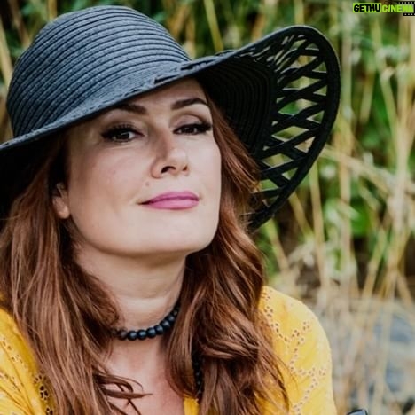 Zeynep Gülmez - 3 Likes - 2019 yazı 😁