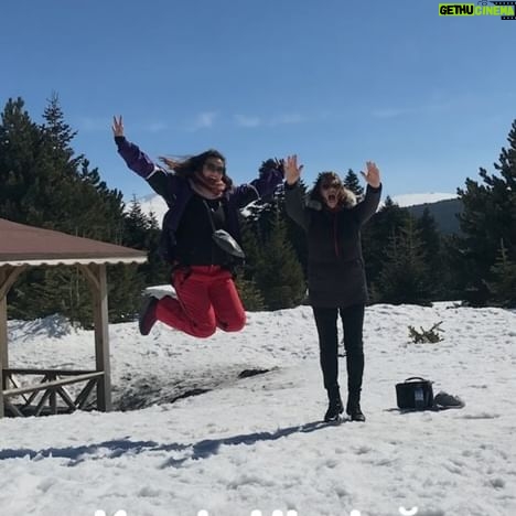 Zeynep Gülmez - 3 Likes - Yaz günü kış tbtsi atılır🥳 #tbt