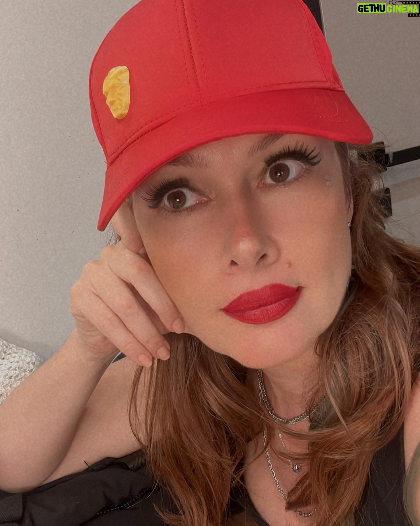 Zeynep Gülmez - 3 Likes - Atatürk şapkaları linki - profilimde
@blueeyes_ataturk