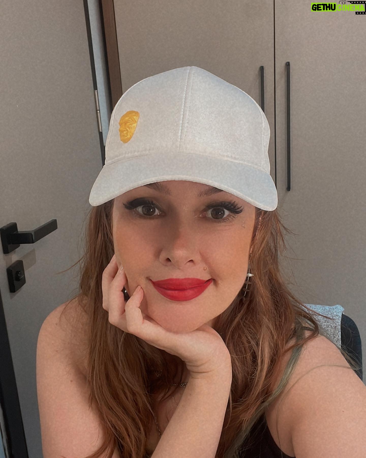 Zeynep Gülmez - 3 Likes - Atatürk şapkaları linki - profilimde
@blueeyes_ataturk
