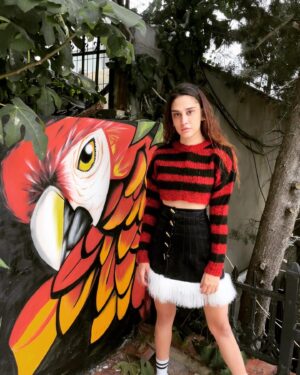 Zeynep Koçak Instagram - e retro bitti dediniz her sey aynı devam ?
