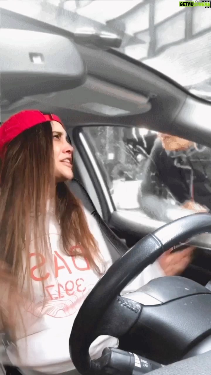 Zeynep Koçak - 2.8K Likes - taksi var diyen çıkışa gelsin