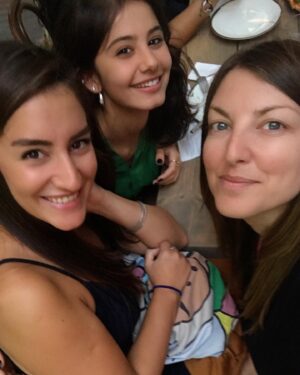 Zeynep Kumral Instagram - A...
Perşembeymiş bugün hiç demiyorsunuz 🦧