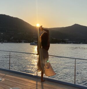 Zeynep Tokuş Instagram - Günü böyle batırmak🥹🧡
#şükür 
#nofilter #nolightroom