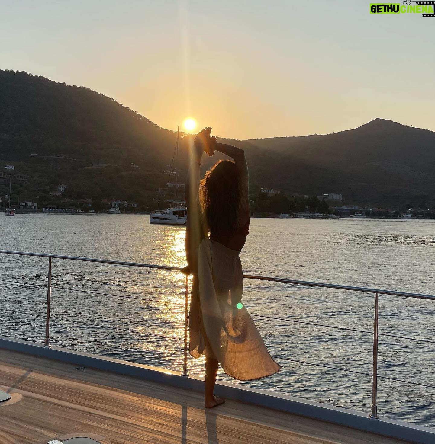 Zeynep Tokuş - 4K Likes - Günü böyle batırmak🥹🧡
#şükür
#nofilter #nolightroom