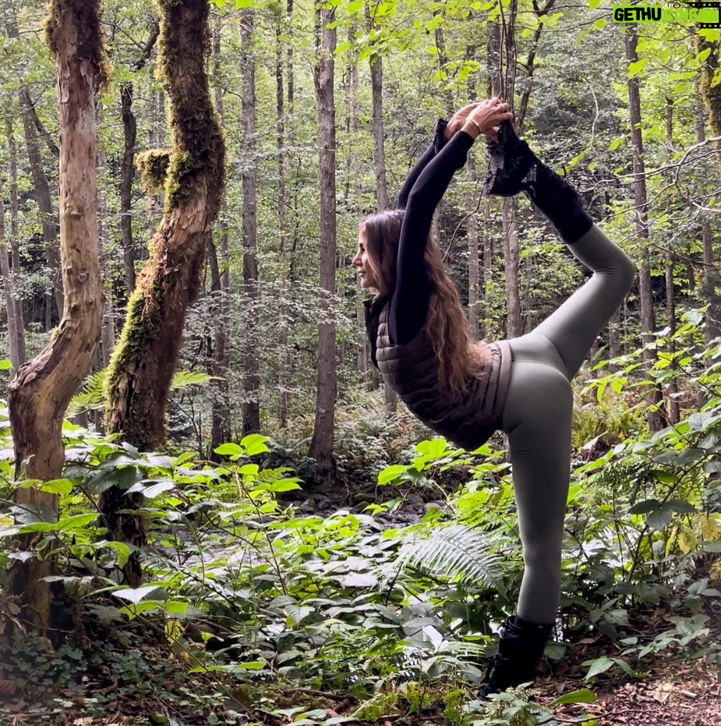 Zeynep Tokuş - 4.4K Likes - Büyülü,sihirli #şimşirormanı 🌿
Bu sene yine gelmek nasip oldu çok şükür.En son resim 2019 daki ziyaretimizden.Sevgili ağaçla yine kavuştuk.💚
#cennetvatanım
#karadeniz #rize