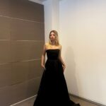 Zeynep Atılgan Instagram - Bu özel geceye beni hazırlayan,styling,makeup, saç ve her şeyle yakından ilgilenen @canayyildizaydin ‘a ve emeği geçen herkese teşekkür ederim. styling @canayyildizaydin make up @gizzemergin backstage @basakevci manager @bernakonukman