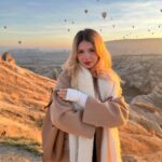 Zeynep Atılgan Instagram - flower, gleam and glow let your power shine ☀️✨🌼
