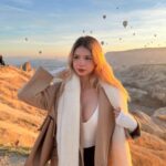 Zeynep Atılgan Instagram - flower, gleam and glow let your power shine ☀️✨🌼