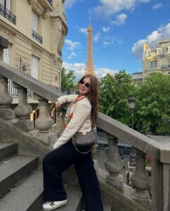 Zeynep Özkaya Instagram - Bonjour Paris🥐✨🫠