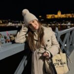 Zeynep Özkaya Instagram - First night in Budapest🫶🏻✨