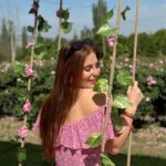 Zeynep Özkaya Instagram – Güller diyarından mini vlog geldi🤓🩷🫶🏻🌹

#reklam #davet