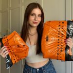 Zeynep Özkaya Instagram – Minik bir Milla alışverişi ile geldim yorumlarınızı bekliyorum🤓 Ürünlerin linkini storylerimde ve nisan link isimli öne çıkartmada bulabilirsiniz❤️ Bedenler de aşağıda⬇️

Crop Yelek-medium
Bluz seti-small
Siyah beyaz bluz-small
Ekru mom jean- tam kalıp, 36 beden

#reklam ama #işbirliğideğildir