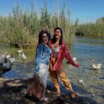 Zeynep Özkaya Instagram - Akyaka dump geldi🩵 Cennetten bir köşe değil de ne🥹🫶🏻🦆🌿