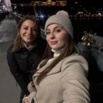 Zeynep Özkaya Instagram - First night in Budapest🫶🏻✨