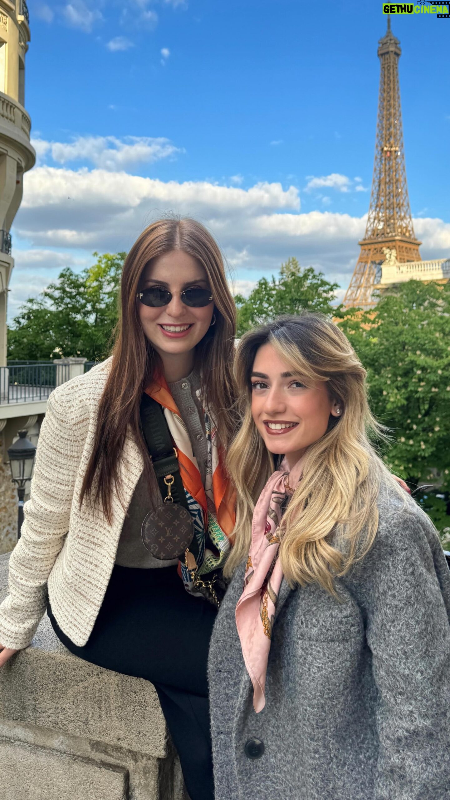 Zeynep Özkaya Instagram - Galeride kalmaması gereken görüntüler🥹❤️🥖🍇