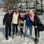 Zeynep Özkaya Instagram – Dostlarımla Maşukiye’de bol keyifli bir haftasonunu geride bıraktık❤️🫶🏻🌿 Favori aktivitemiz açık ara sıcak havuzdu hele soğuk havada gece girmek o kadar iyiydi ki mükemmel bir teknoloji🫠♨️