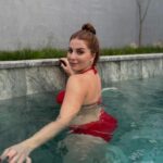 Zeynep Özkaya Instagram – Dostlarımla Maşukiye’de bol keyifli bir haftasonunu geride bıraktık❤️🫶🏻🌿 Favori aktivitemiz açık ara sıcak havuzdu hele soğuk havada gece girmek o kadar iyiydi ki mükemmel bir teknoloji🫠♨️