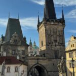 Zeynep Özkaya Instagram – Turistik konumlar, yeme içme ve mest olmuş bir Zeynep🥹Son Prag dumpı ile tatil fotoğraflarına veda ediyorum✨