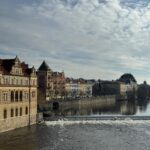Zeynep Özkaya Instagram – Turistik konumlar, yeme içme ve mest olmuş bir Zeynep🥹Son Prag dumpı ile tatil fotoğraflarına veda ediyorum✨