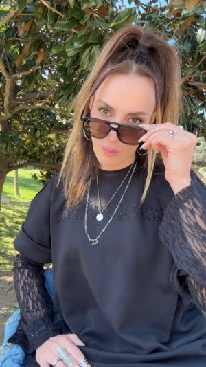 Zeynep Koltuk Instagram - Yeni haftaya biraz yüksek enerjiyle başlayalım: O zaman #gangamstyle 🙃💃🏼💅