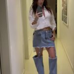 Zeynep Koltuk Instagram – #fitcheck✔️ yaparken bu şarkıyla bayağı eğlenmiş olabilirim😅🤭🎶🎵🎶🤭😅
Not: şarkıyı dinlerken size de #ibrahimbüyükak söylüyo gibi geliyo mu yoksa bitek bana mı öyle geliyo🧐
#denimskirt #garterstitch #garterskirt
