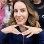 Zeynep Koltuk Instagram - Evet hiperaktifim😅😅😅 hiç susmadı ya la🤦🏼‍♀️ #makeup #makeuptimelapse #melikegüntay #saçmakyaj #hairmakeup #saçmakyajkaravanı @tuti_candles_ 😘🌸🩷✨ @altuner.gizem