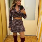 Zeynep Koltuk Instagram - Ayna selfiesi paylaşmayalı da uzun olmuş.. o zaman bi boydan bırakıyorum buraya😉 #mirrorselfie #fitcheck #dressofthenight #bugecedeböyle #casg #çorapçizme #cherryboots