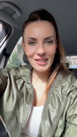 Zeynep Koltuk Instagram - Etrafınızdaki insanları değiştiremiyorsanız etrafınızdaki insanları değiştirin🙌🏻😂🙌🏻