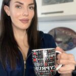 Zeynep Koltuk Instagram - Uykusuzluğun gerçek sebebini SEN biliyorsun zaten🤔🫢☕️