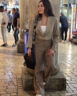 Zeynep Koltuk Instagram - Kapalı çarşı fethi bugün itibariyle gerçekleştirilmiştir🧐
Fotileri @frknmartha çekti🙏🏻❤️
#kapalıçarşı #grandbazaar #çemberlitaş