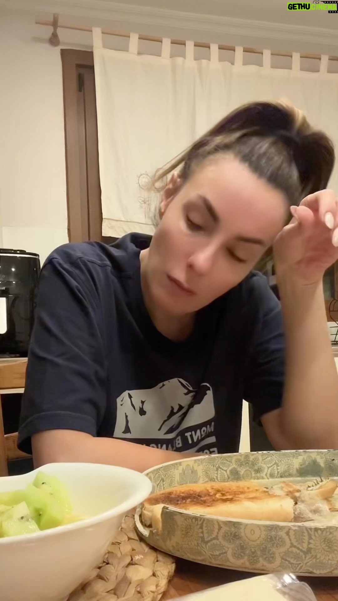 Zeynep Koltuk Instagram - Sahurda uykum açılmasın diye gözlerimi bile açmayan tek ben miyim😂😂😂