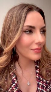 Zeynep Koltuk Instagram - 🚩🚩🚩Red flag🚩🚩🚩 Bu tarz insanlar önce bi problem yaratır sonra da sanki bu problemden en çok kendileri mağdur olmuş gibi davranır Manipülasyona gelmeyin😉 #manipulation #redflags🚩 #manipulativebehaviour