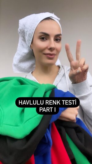 Zeynep Koltuk Instagram - Kırmızı sana yakışıyor diyenler dostum muymuş düşmanım mı???❤️😅Ummadığım renkler bana yakışırken en sevdiğim rengin yakışmaması şoku😱☹️ başka denememi istediğiniz renk 💚💛🩷🖤🤎🤍olursa yorumlara bırakın👇🏻👇🏻👇🏻
#renktesti #havlulurenktesti #colortheory #towelcolortest