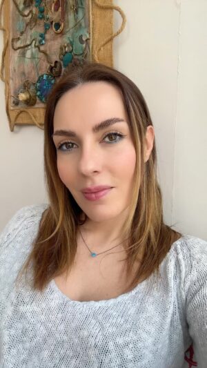Zeynep Koltuk Instagram - Paranoyak paranoyaksın paranoyak🙃🥲🤪