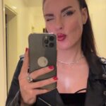 Zeynep Koltuk Instagram - Sana nasıl davrandığımın mimarı sensin😉 Çünki insanlar senin davranışındaki değişimi farkederler de; o değişime sebep olan kendi tavırlarının farkına varamazlar… #aldırmam