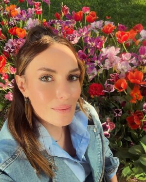 Zeynep Koltuk Instagram - İstanbul’da lale zamanı💐🌷💐
