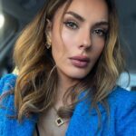 Zeynep Koltuk Instagram - Yok canım 10 dkllık yere 40 dkkda varmadım ne alaka🫠🫠 #todaysoutfit #todaystyle #traffic #blueisthewarmestcolor